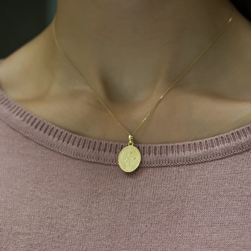 Medalla Virgen de Covadonga y Cruz de la Victoria Oro 18k