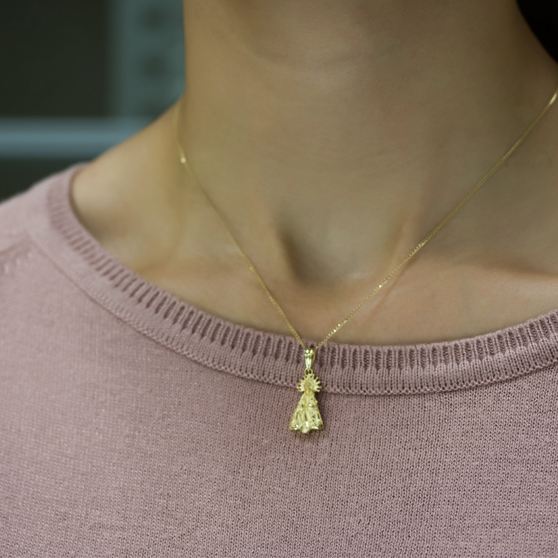 Medalla Virgen de los Desamparados Silueta Oro 18k